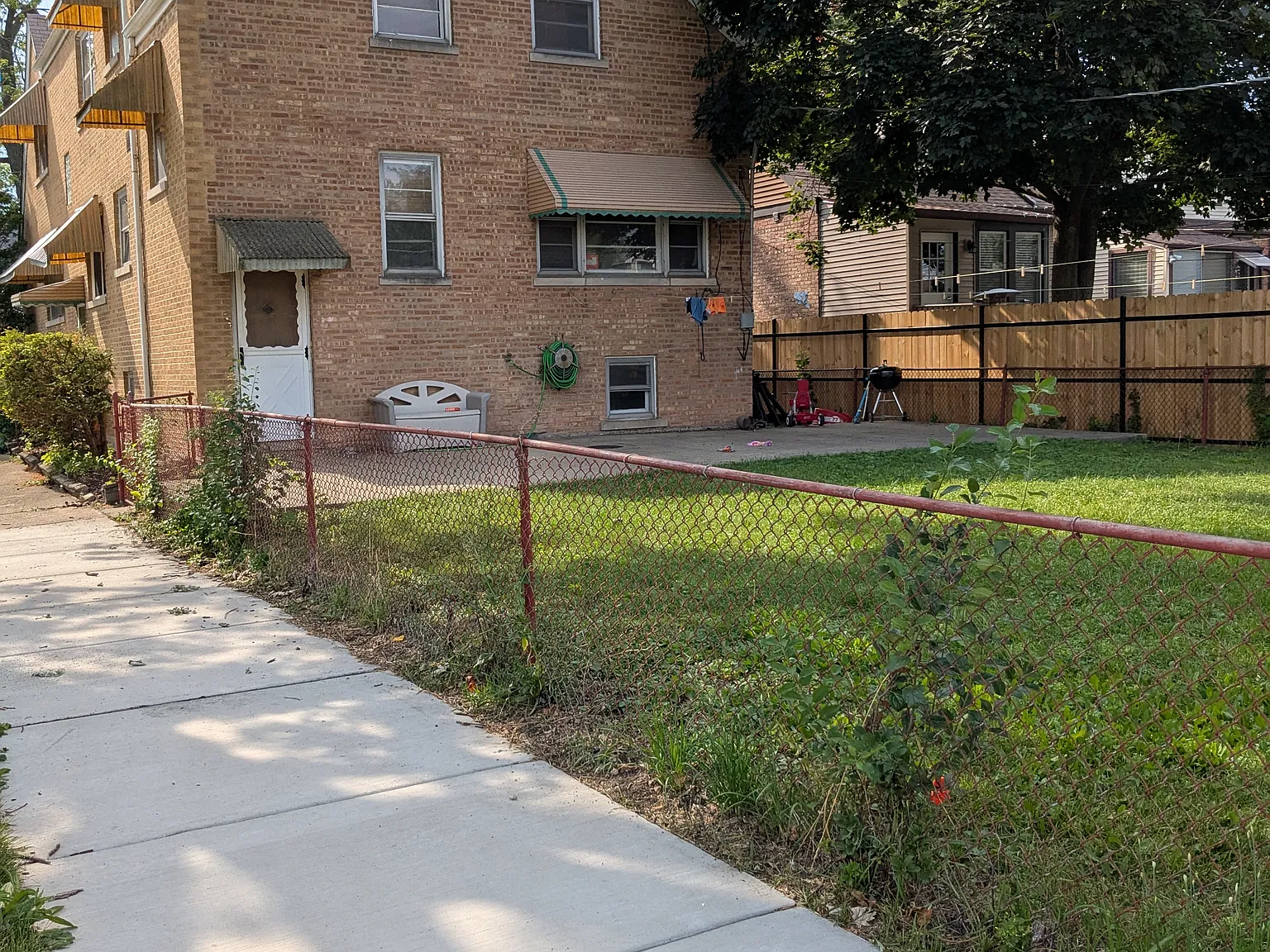 2 bed, 950 sqft, $1,700 — Photo 2