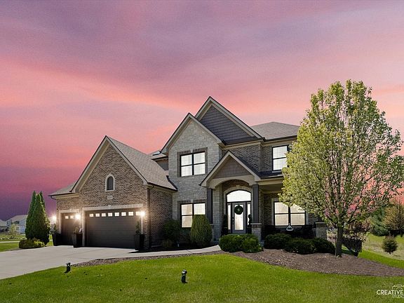 2nd image of 484 Deerfield Dr