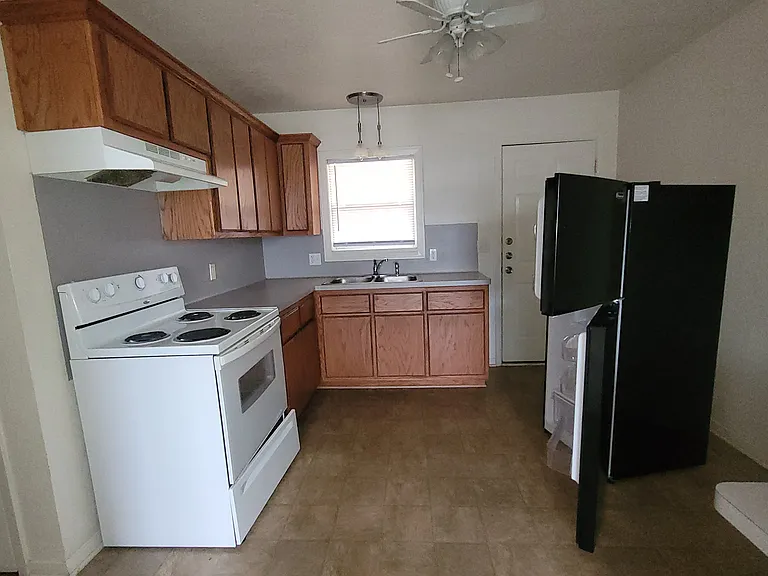 404 S 2nd St #3 — Photo 6