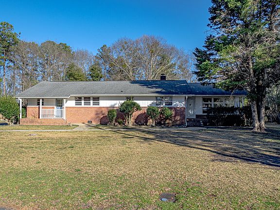 2nd image of 3 Herbert Cir