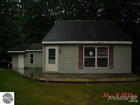 2nd image of 252 E Hillsdale Dr