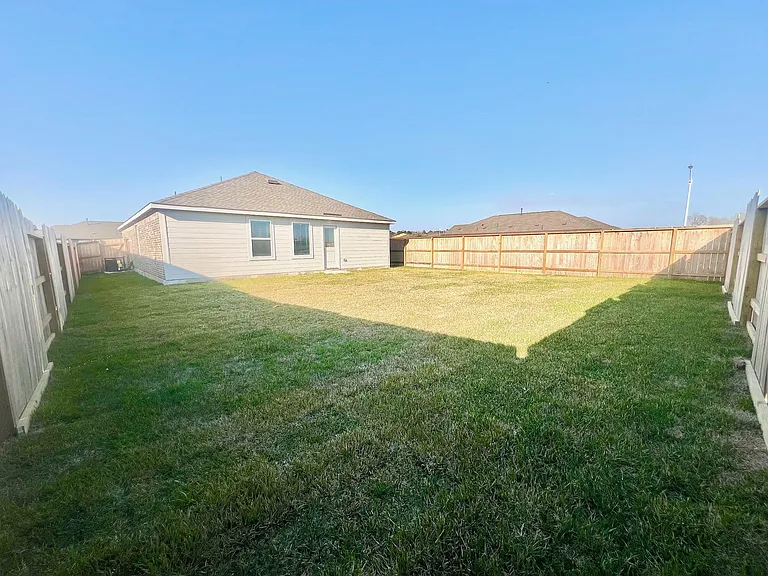 712 Zuppino Ln — Photo 16