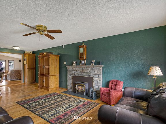 3rd image of 8815 Orting Highway E