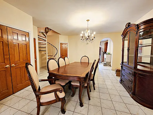 Rented by Compass | media 21