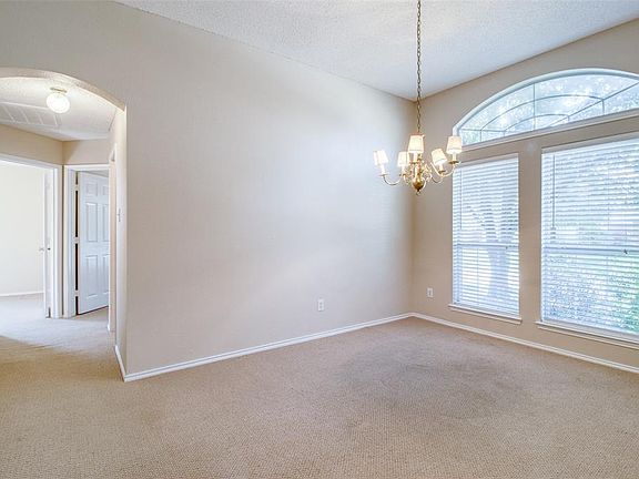 5th image of 9611 Summer Dr