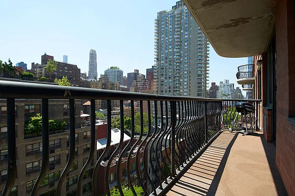 Sold by Nest Seekers International | media 10