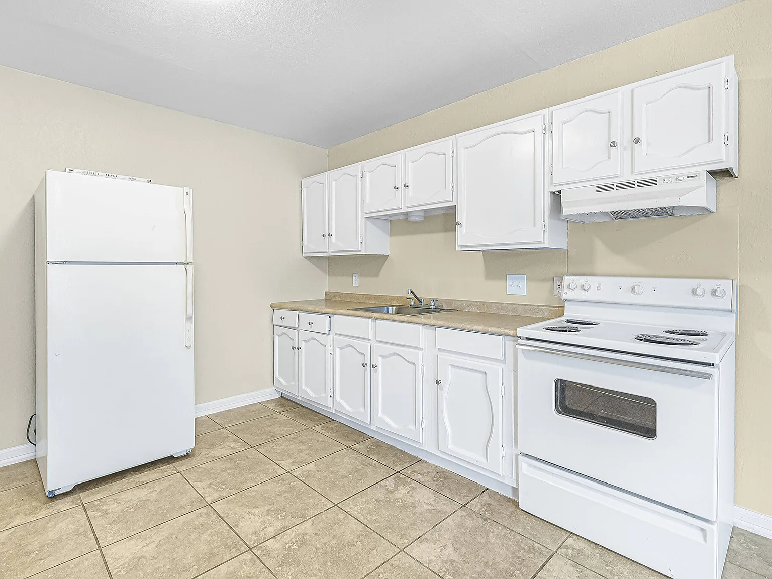 2 bed, $900 — Photo 2