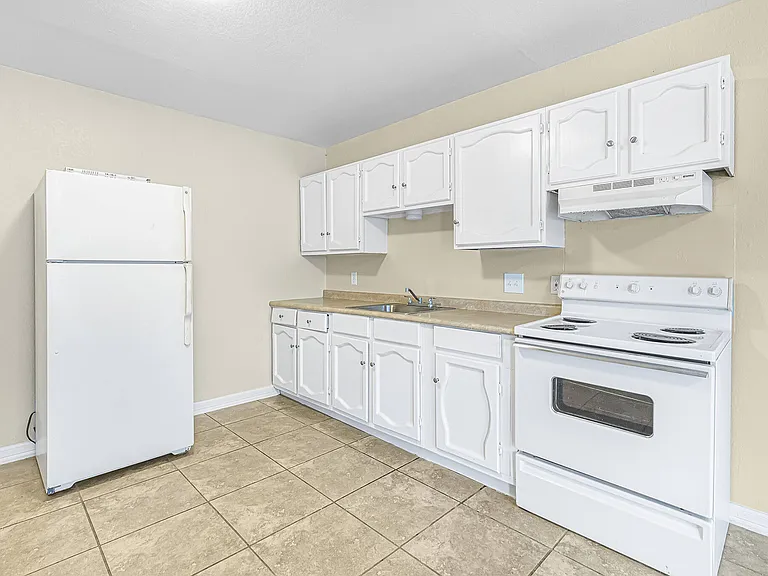 230 E Virginia St #7 — Photo 2