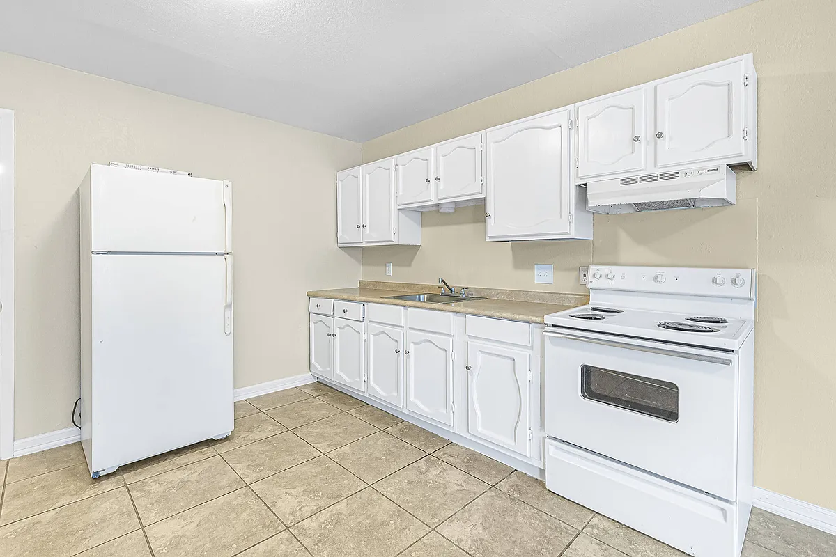 Building Photo - 230 E Virginia St #7