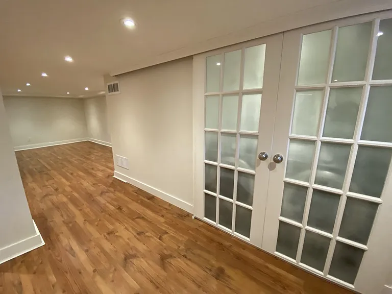 22 Lorindale Ave — Photo 32