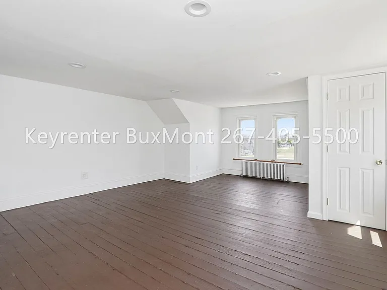 340-342 W Broad St — Photo 11