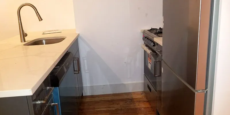 Rented by Evergreen Apartments BK | media 10