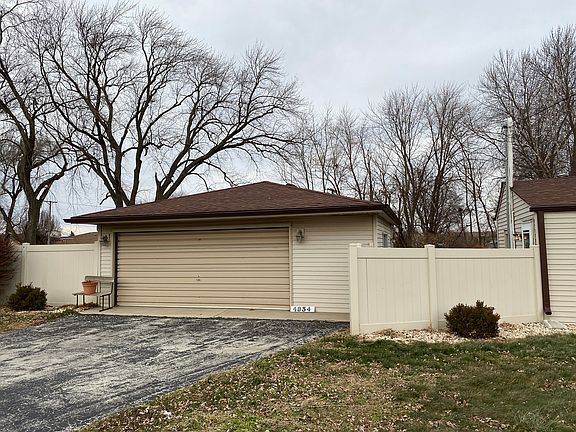 3rd image of 4834 W 135th St