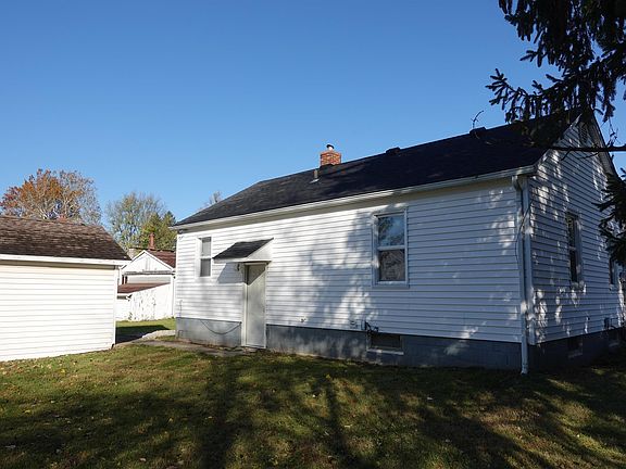 4th image of 582 Yates St