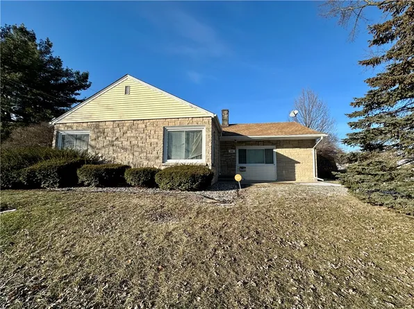 303 W Roselawn St, Danville, IL 61832