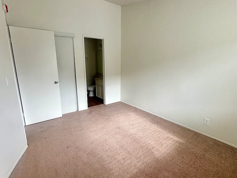 390 W University Ave #25 — Photo 16