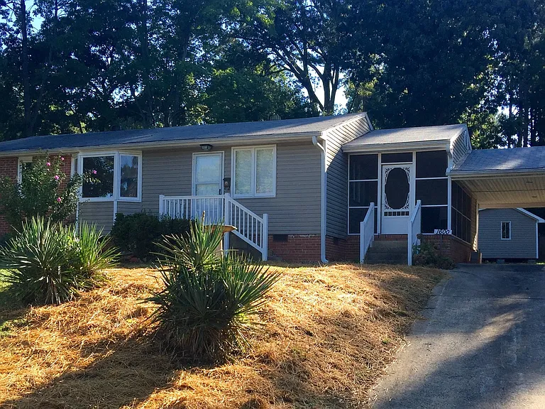 1600 Piper Pl — Photo 1