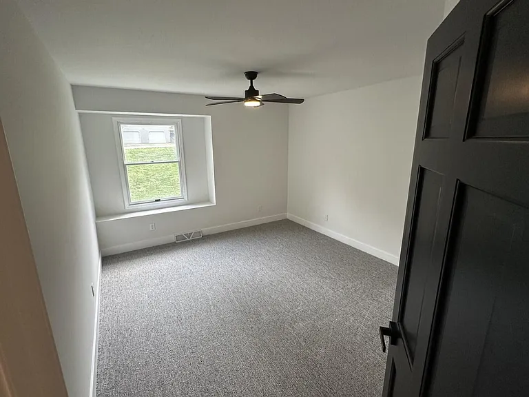 2301 Grant Ln — Photo 26