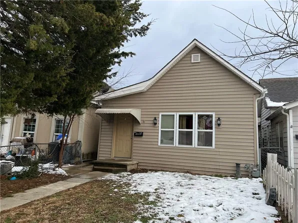 1043 Hasbrook Ave, Kansas City, KS 66105