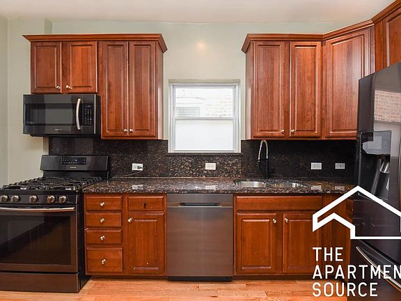 3rd image of 3741 N Saint Louis Ave #2F