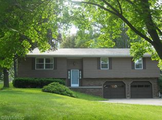 406 N Philip Rd, Niles, MI 49120