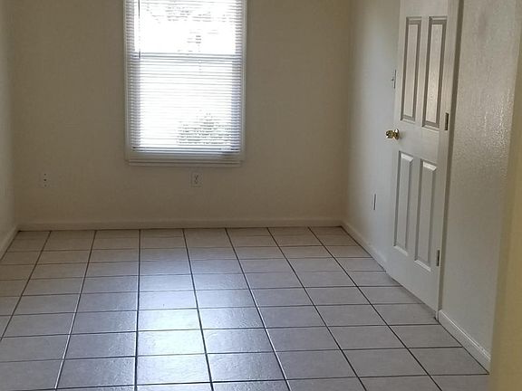 5th image of 2521 W Hayward Ave