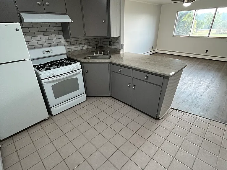 44090 Michigan Ave #B — Photo 1
