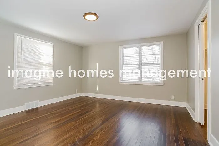 7606 Ward Pkwy — Photo 13