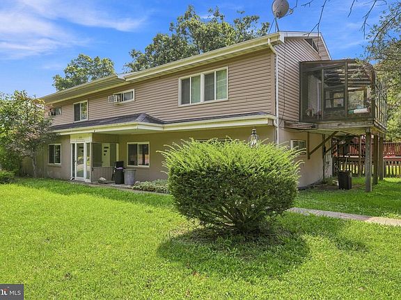 4th image of 1076 Braddock Rd