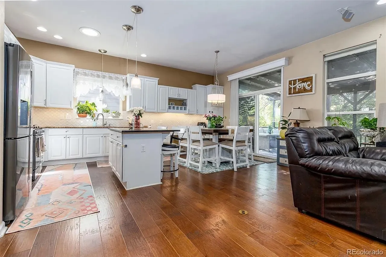 5 bed, 3700 sqft, $800 — Photo 4