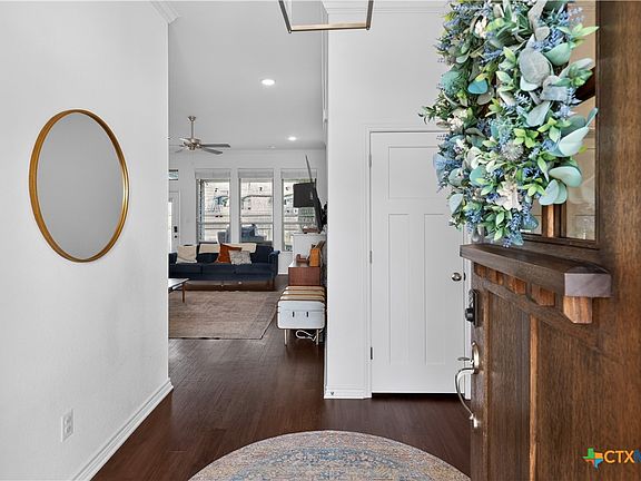 4th image of 1211 Carnaby Dr
