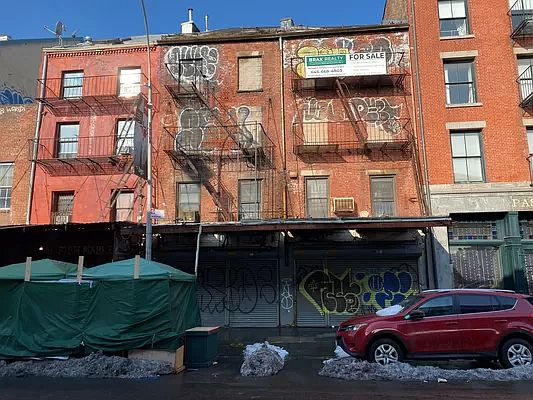 3rd image of 112 South St