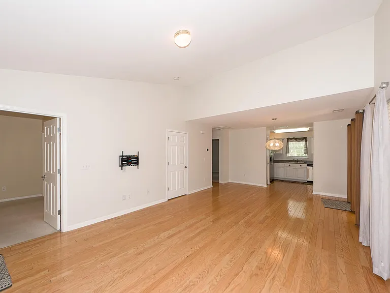1005 Summerhaven Pl #F — Photo 4