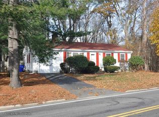 137 Estrell Dr, Riverside, RI 02915