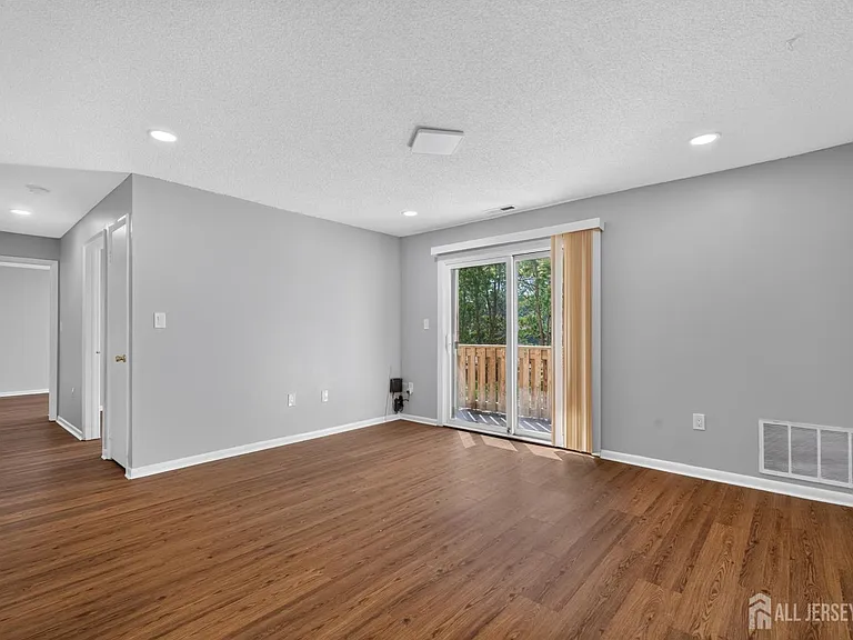5208 Ravens Crest Dr — Photo 9