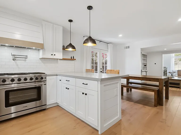 Martha St — Photo 15