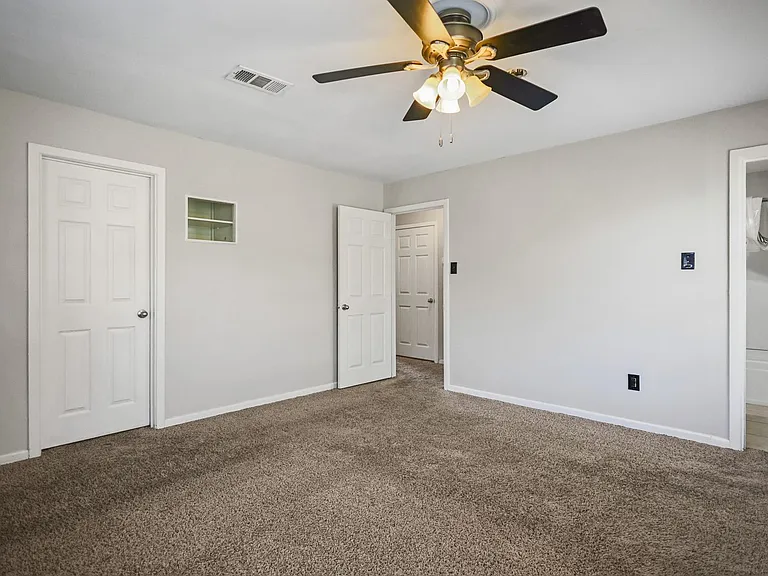 2826 58th St — Photo 24