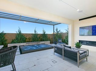 21319 Rockview Ter, Chatsworth, CA 91311