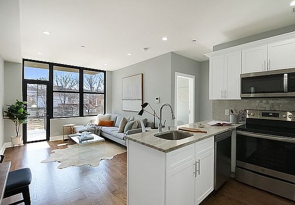 3rd image of 948 Herkimer St #2R