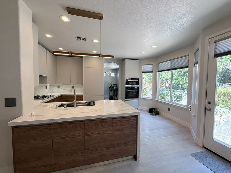 972 Cameron Dr — Photo 11