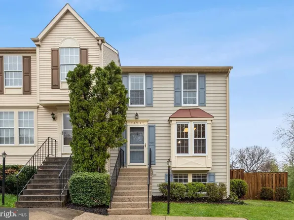 13941 Winding Ridge Ln, Centreville, VA 20121