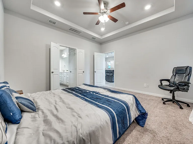 2094 Creekbluff Cir — Photo 13