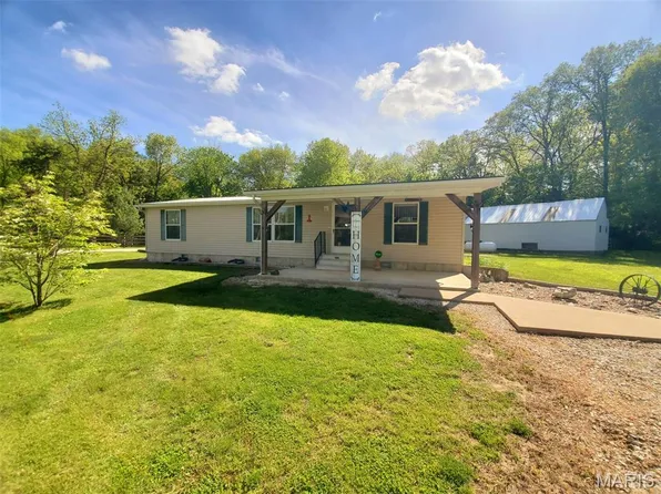 29265 Oak Ave, Maywood, MO 63454