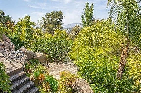 4th image of 28355 Margaret Ln
