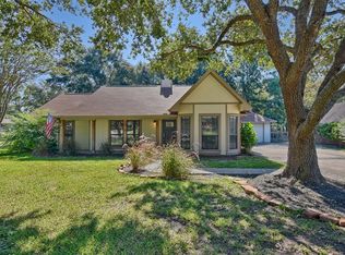 201 Briarwood Dr, Bellville, TX 77418
