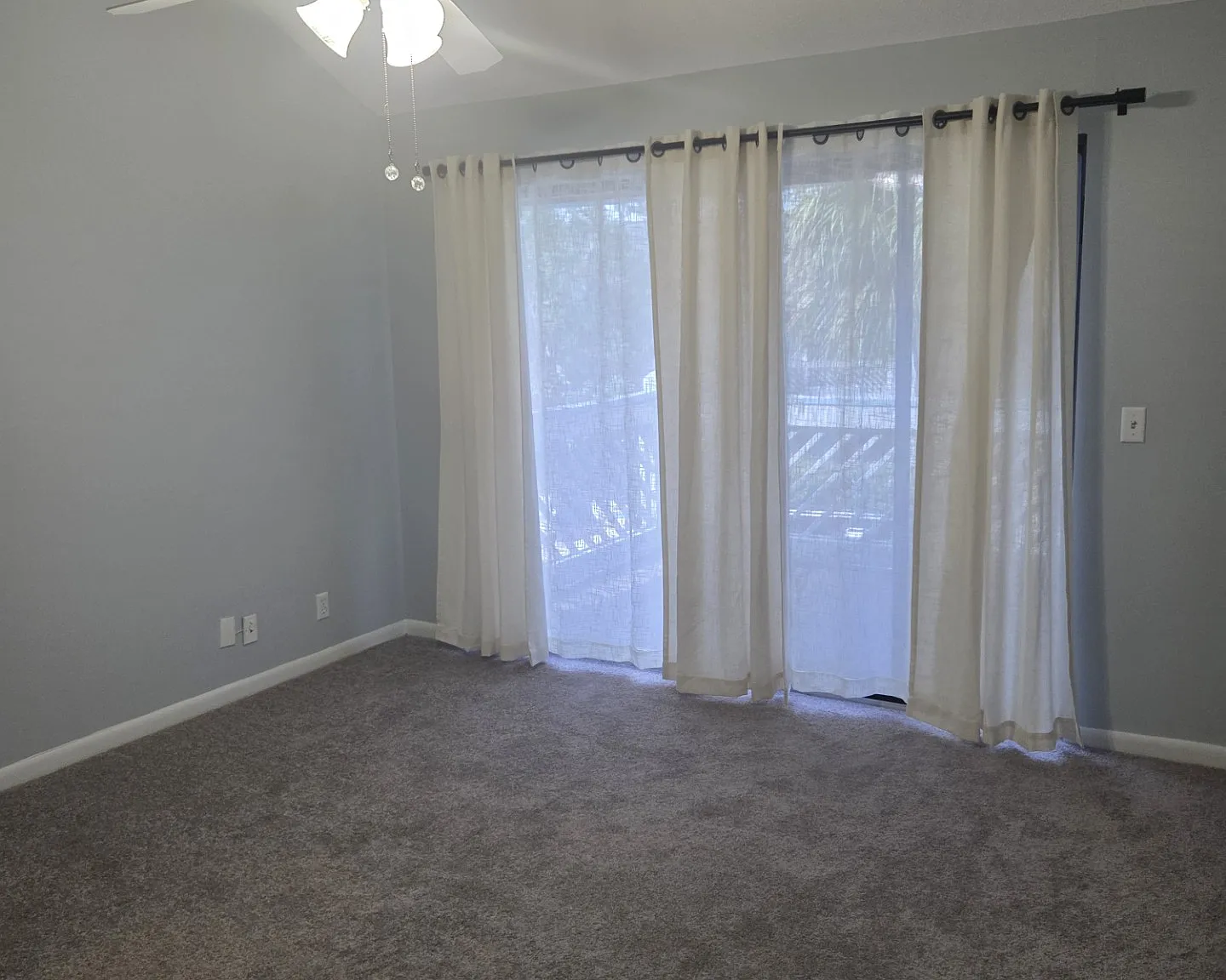 3 bed, 1086 sqft, $2,300 — Photo 3