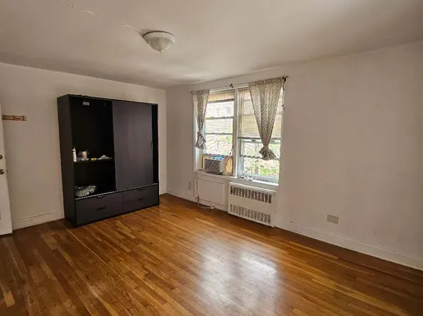 43-43 Kissena Boulevard image 8 of 11