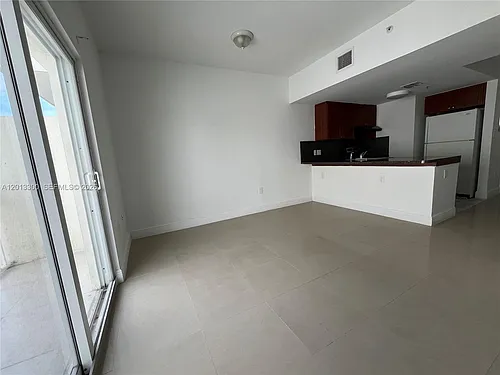 1020 SW 4th St #102 Photo 1