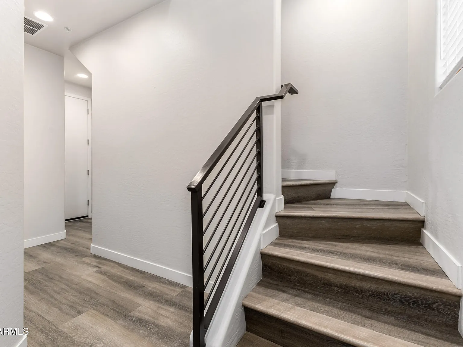 3 bed, 3.5 bath, 1575 sqft, $2,900 — Photo 3