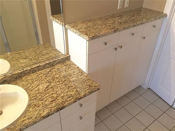 3rd image of 2521 Worthington St APT 304